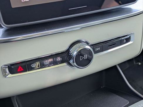 New 2026 Volvo XC90 B6 Ultra w/ Protection Package image 8