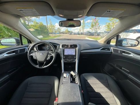 Used 2020 Ford Fusion SE FWD image 16