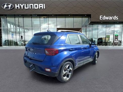Certified 2022 Hyundai Venue SEL image 6
