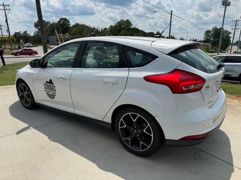 Used 2016 Ford Focus Titanium FWD image 5
