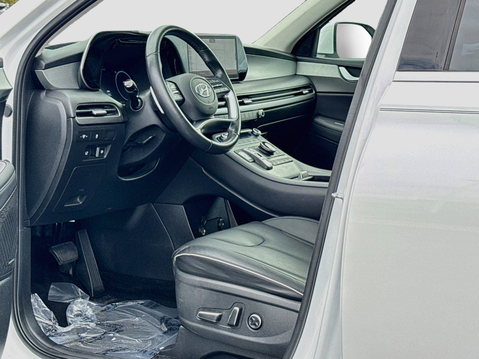 Used 2024 Hyundai Palisade SEL w/ Premium Package FWD image 11