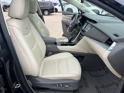 Certified 2023 Cadillac XT5 Premium Luxury AWD/4WD image 16