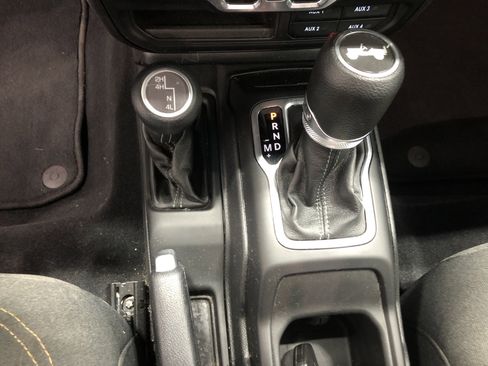 Certified 2025 Jeep Wrangler Sport S image 19