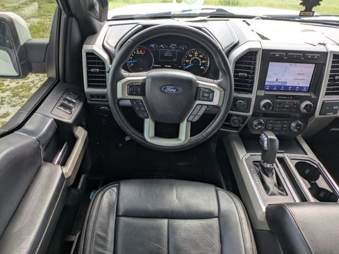 Used 2020 Ford F150 Lariat w/ Equipment Group 502A Luxury AWD/4WD image 15