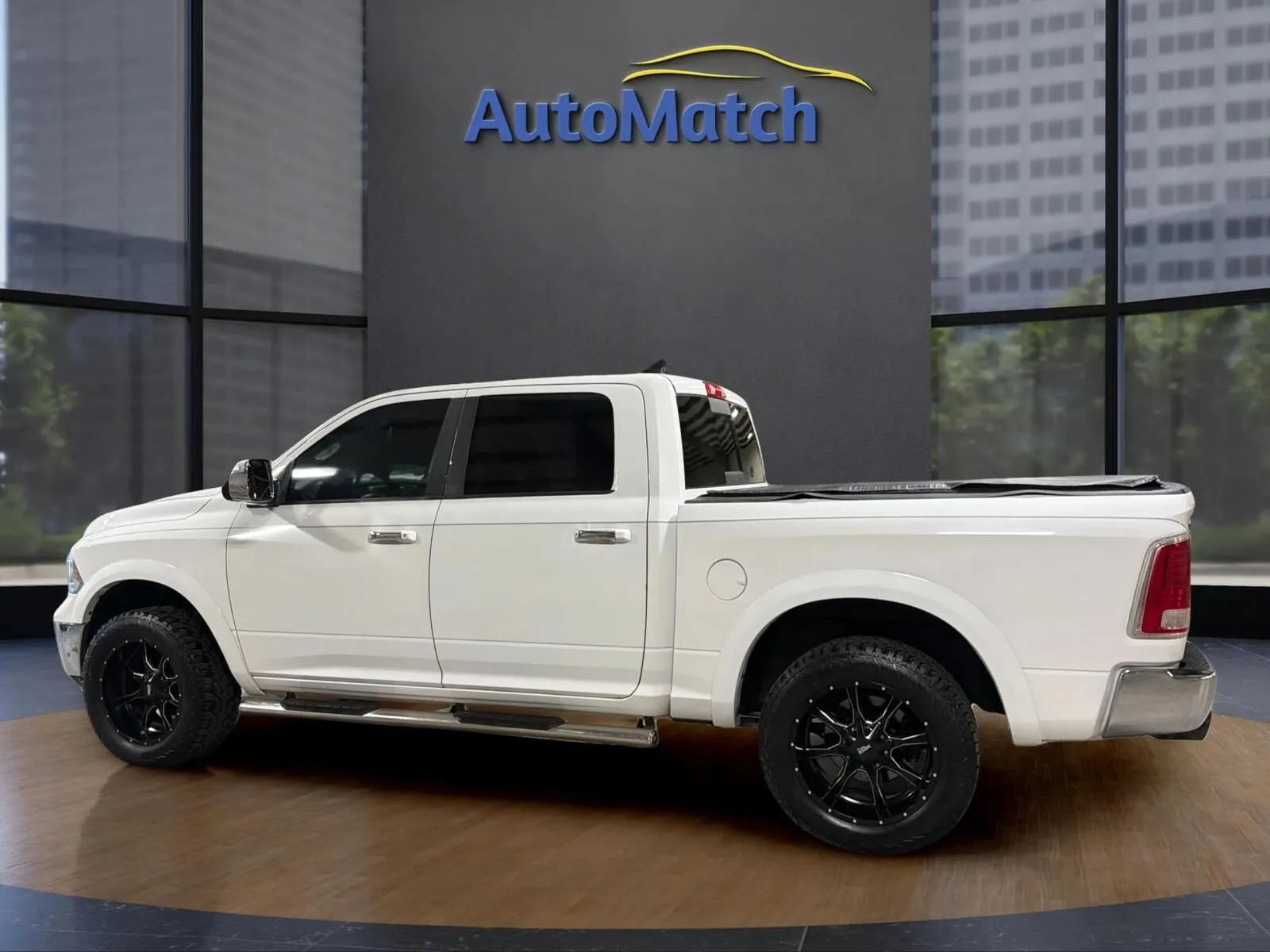 Used 2017 RAM 1500 Laramie AWD/4WD image 8