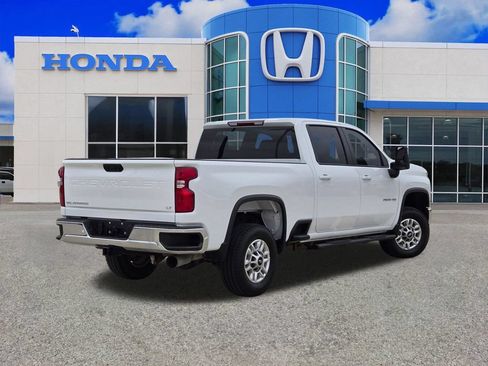 Used 2025 Chevrolet Silverado 2500 LT w/ Convenience Package AWD/4WD image 3