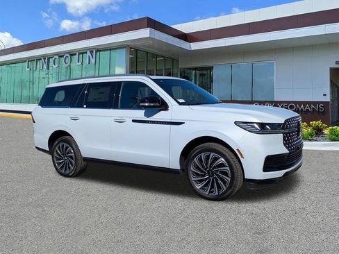 New 2025 Lincoln Navigator Black Label AWD/4WD image 2