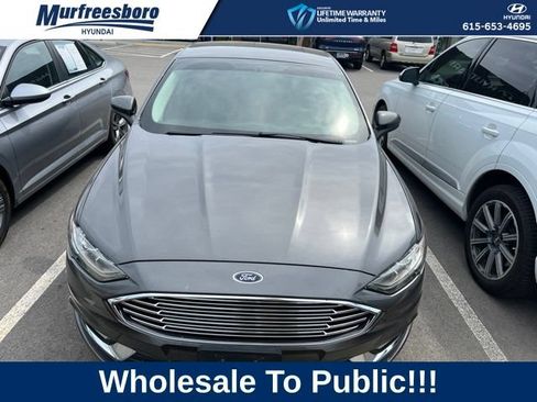Used 2018 Ford Fusion SE w/ Equipment Group 201A FWD image 2