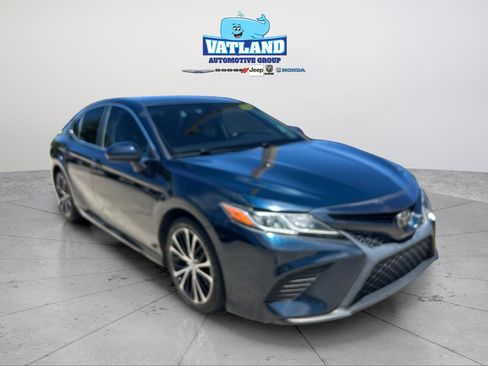Used 2019 Toyota Camry SE FWD image 7
