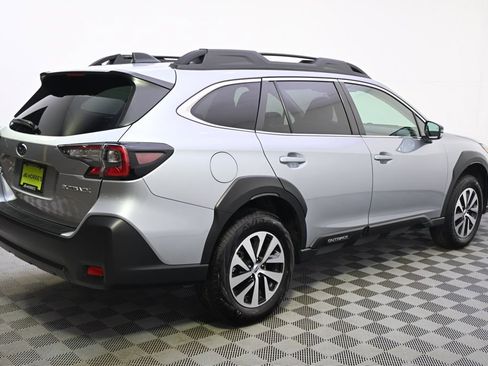 Certified 2025 Subaru Outback Premium image 7