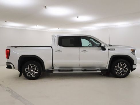 Used 2022 GMC Sierra 1500 SLT w/ SLT Premium Plus Package image 2