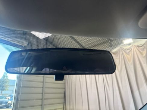 Used 2015 Toyota Corolla L FWD image 22