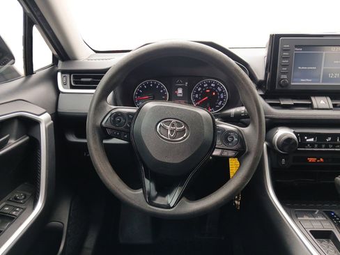 Used 2019 Toyota RAV4 LE image 12