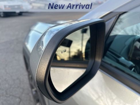 Certified 2025 Chevrolet Equinox LT image 11