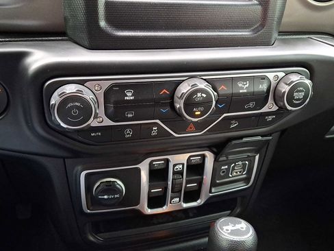 Used 2018 Jeep Wrangler Unlimited Sport S image 15