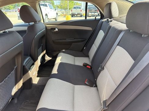 Used 2011 Chevrolet Malibu LS FWD image 6