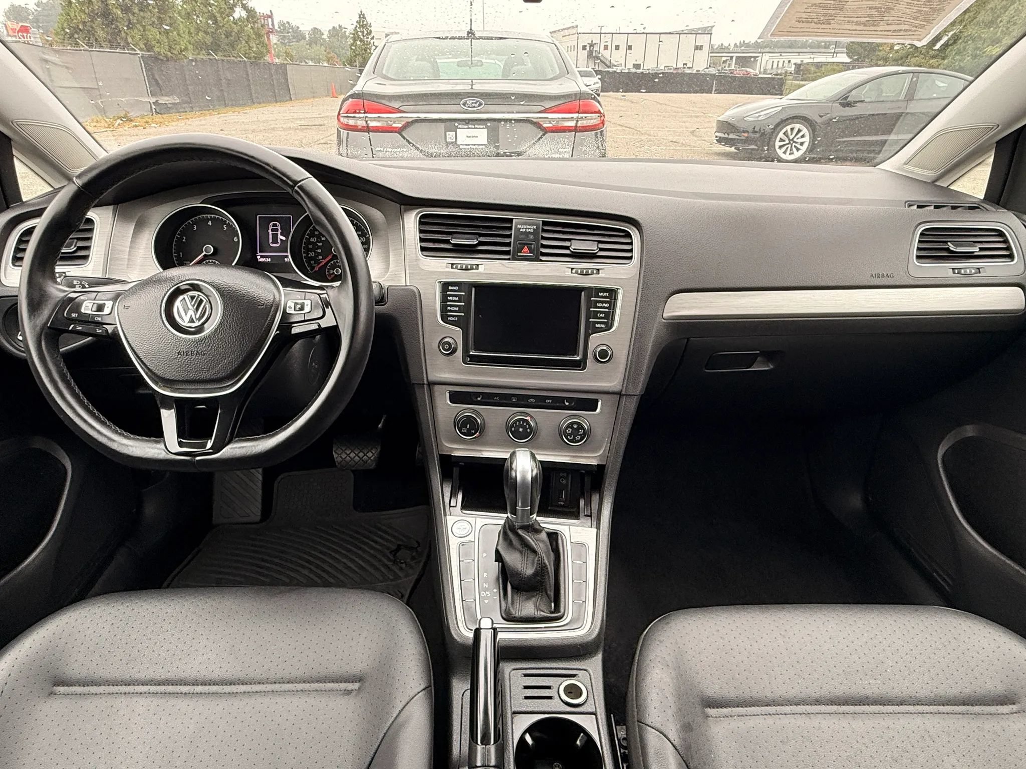 Used 2017 Volkswagen Golf Wolfsburg Edition FWD image 3