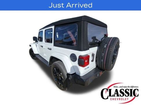 Used 2023 Jeep Wrangler Unlimited Sahara w/ Cold Weather Group image 11