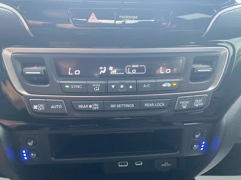 Used 2024 Honda Ridgeline Black Edition image 28