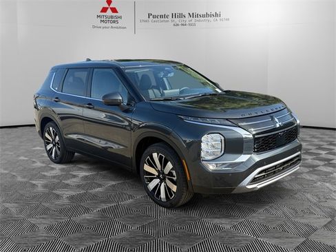 New 2026 Mitsubishi Outlander SE image 3
