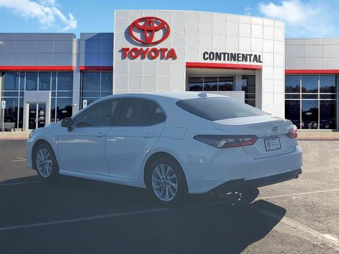 Certified 2022 Toyota Camry LE image 4