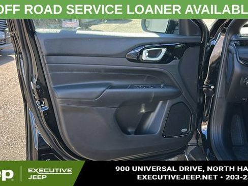 Used 2025 Jeep Compass Limited w/ Sun & Sound Group AWD/4WD image 9