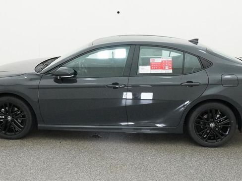 New 2026 Toyota Camry SE FWD image 3