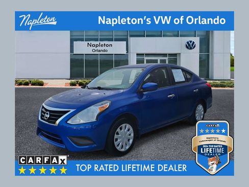 Used 2015 Nissan Versa SV FWD image 1