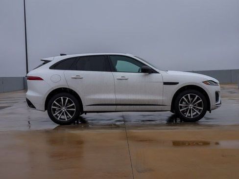 New 2025 Jaguar F-PACE R-Dynamic S image 4
