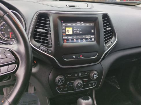 Certified 2020 Jeep Cherokee Latitude Plus image 27