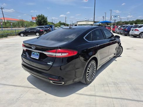 Used 2018 Ford Fusion SE w/ Fusion SE Technology Package FWD image 6