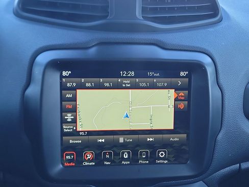 Used 2023 Jeep Renegade Trailhawk image 16