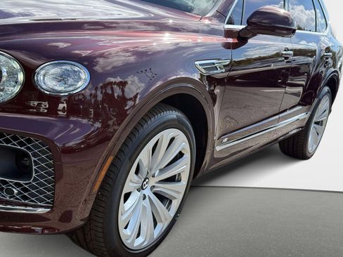 Used 2022 Bentley Bentayga image 11