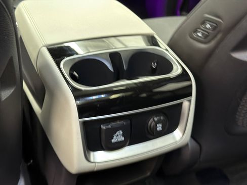 Used 2024 Kia Carnival SX Prestige FWD image 19