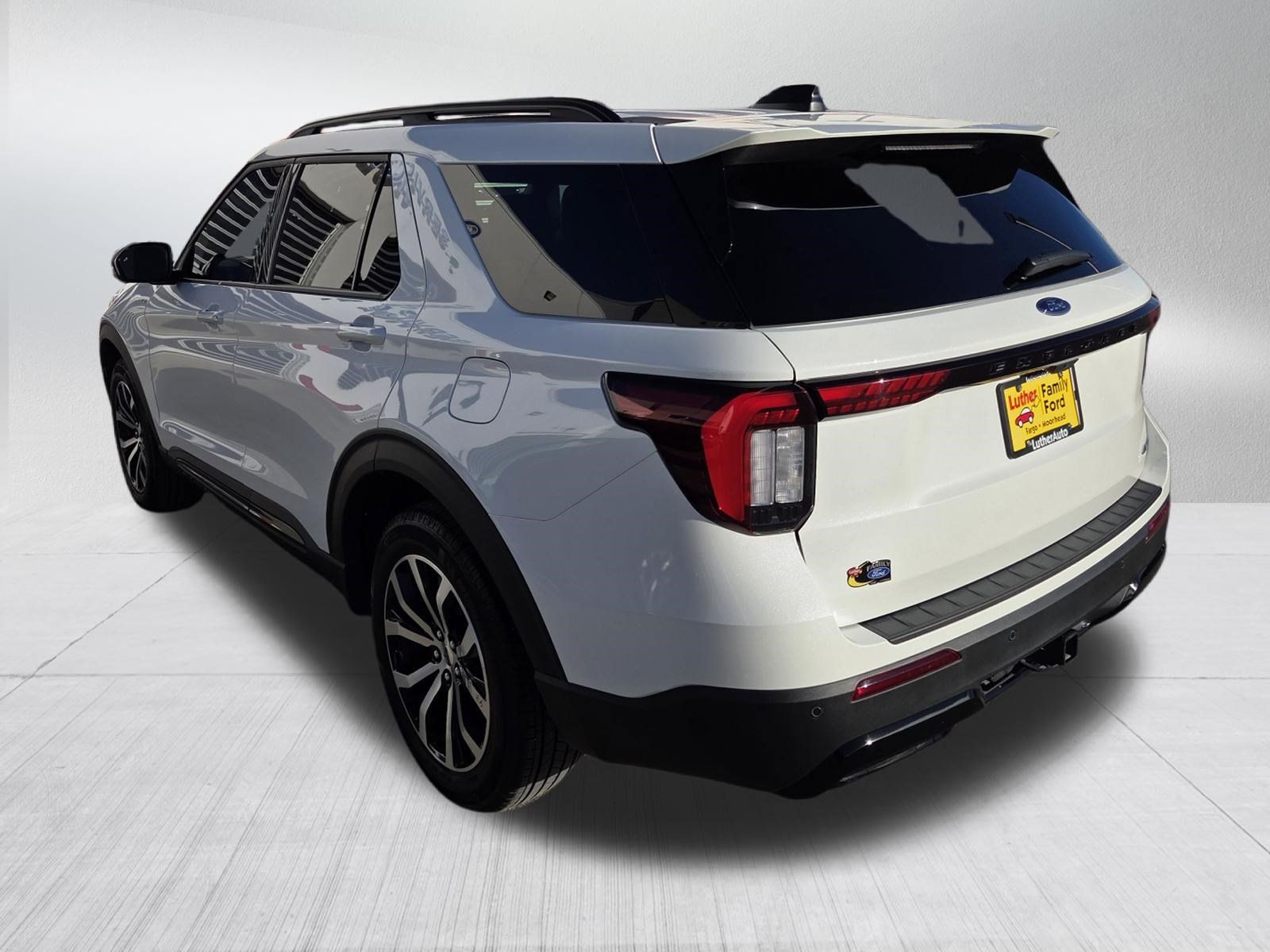 Used 2025 Ford Explorer ST-Line AWD/4WD image 5