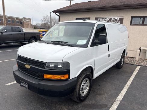 Used 2021 Chevrolet Express 2500 w/ Driver Convenience Package RWD image 7