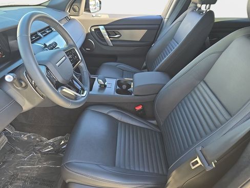 Certified 2025 Land Rover Discovery Sport Dynamic SE image 15