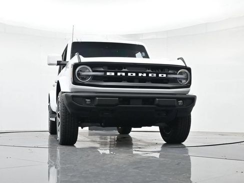 Certified 2025 Ford Bronco Outer Banks AWD/4WD image 40