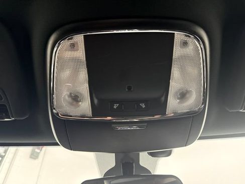 Used 2021 Jeep Grand Cherokee Laredo AWD/4WD image 40