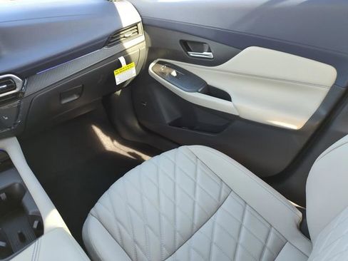 New 2026 Nissan Sentra SL w/ Floor Mat Package FWD image 22