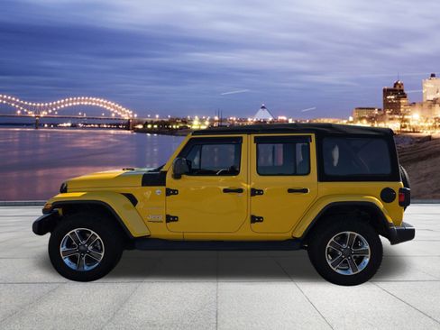 Used 2018 Jeep Wrangler Unlimited Sahara image 2