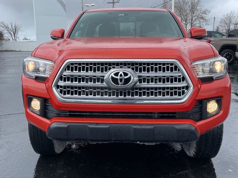 Used 2016 Toyota Tacoma TRD Off-Road w/ Towing Package AWD/4WD image 10