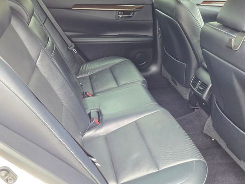 Used 2013 Lexus ES 350 w/ Luxury Pkg image 10