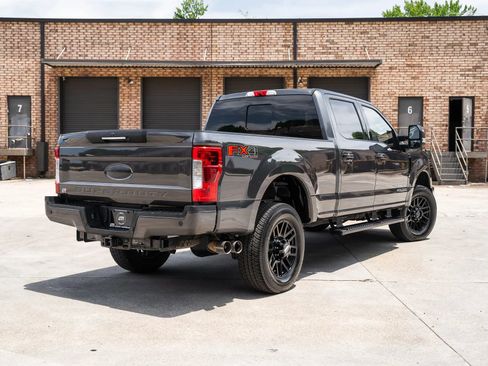 Used 2019 Ford F250 Lariat w/ Lariat Ultimate Package AWD/4WD image 2