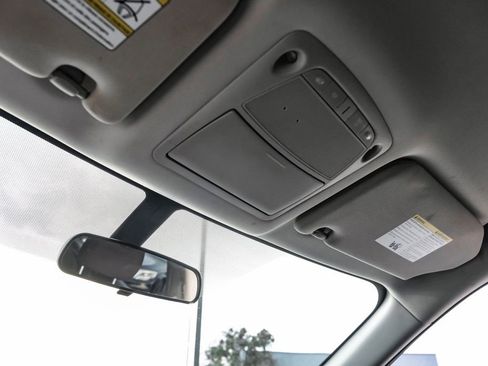 Used 2020 Nissan Pathfinder S image 22