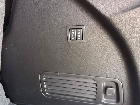 Used 2018 Buick Enclave Premium FWD image 27