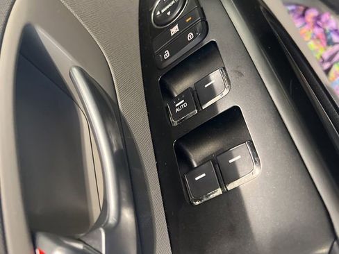 Used 2021 Kia Sedona EX image 13