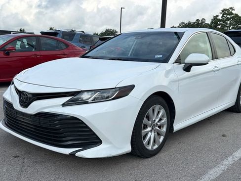 Used 2020 Toyota Camry LE FWD image 13