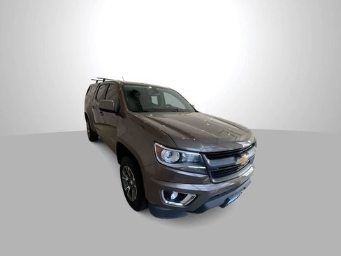 Used 2016 Chevrolet Colorado Z71 AWD/4WD image 2