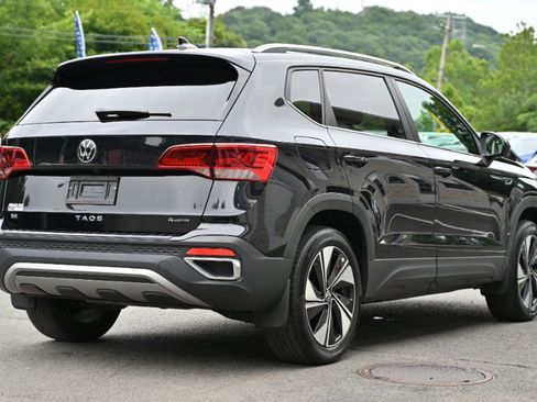 Used 2024 Volkswagen Taos SE AWD/4WD image 5